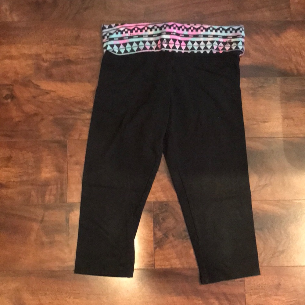 cropped black PINK leggings